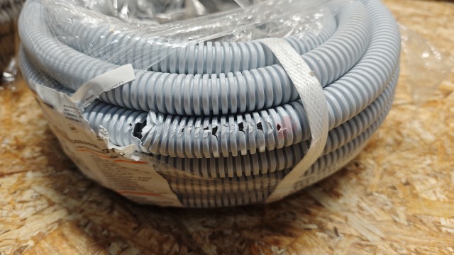 Труба гофрированная ПВХ легкая 350 Н серая с/з d20 мм (10м/уп) Промрукав