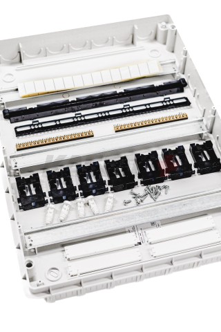 TEKFOR Корпус пластиковый ЩРВ-П-54 IP41 черная прозрачная дверь IEK