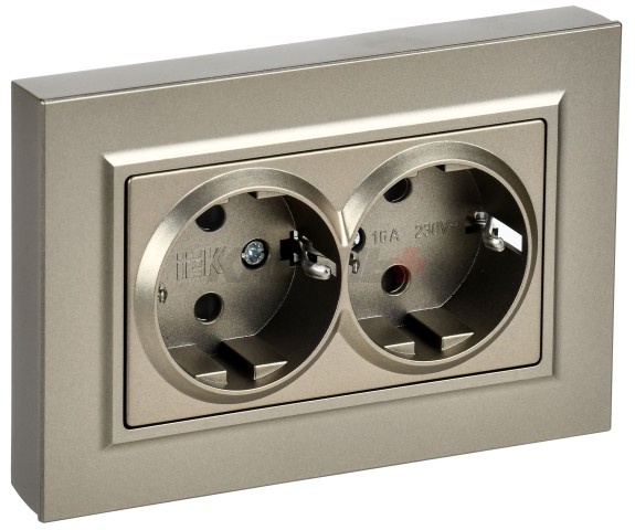 BRITE Розетка 2-местная с заземлением с защитными шторками плоская 16А в сборе РСшПл12-3-БрШ шампань IEK