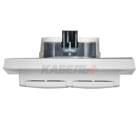 BRITE Розетка 2-местная с заземлением с защитными шторками и крышкой 16А в сборе IP44 РСбш12-3-44-БрАБ арктический белый IEK