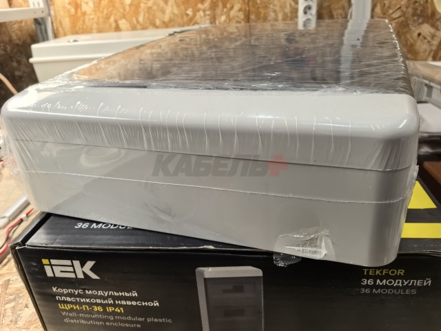 TEKFOR Корпус пластиковый ЩРН-П-36 IP41 черная прозрачная дверь IEK (УЦЕНКА)