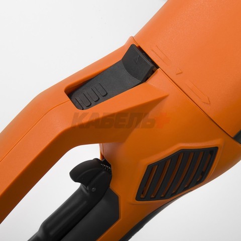 Углошлифмашина DAEWOO DAG 2600-230 2600ВТ, 230мм, 6 600Об/мин, плавный пуск, поворотная рукоятка, быстросменные щетки, 6,2 кг