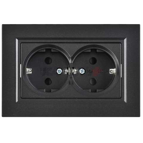 BRITE Розетка 2-местная с заземлением с защитными шторками плоская 16А в сборе РСшПл12-3-БрЧ черный IEK