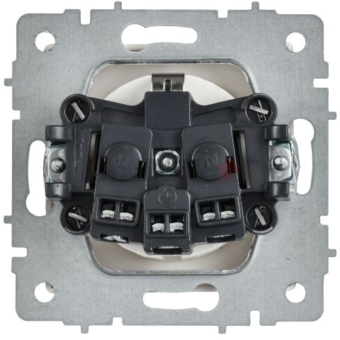 BRITE Розетка 1-местная с заземлением с защитными шторками 16А РС14-1-0-БрАБ арктический белый IEK