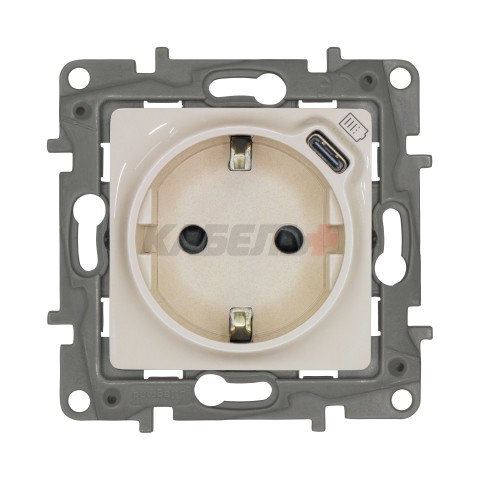 ETIKA Розетка 1-местная с заземлением с защитными шторками безвинтовые зажимы 16А с USB C 7,5Вт слоновая кость