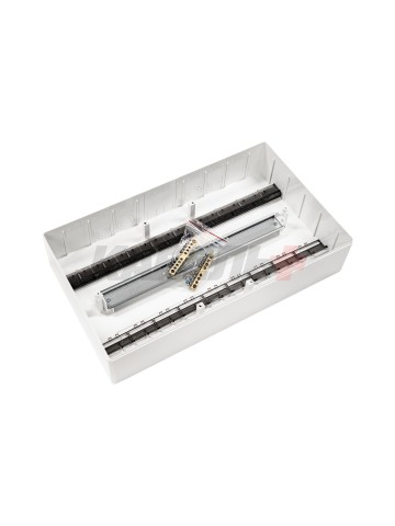 Щиток 18 мод настенный FRAME, белый, с тонированной дверцей, с 2 шинами PEN на 8 и 10 отв. DKC