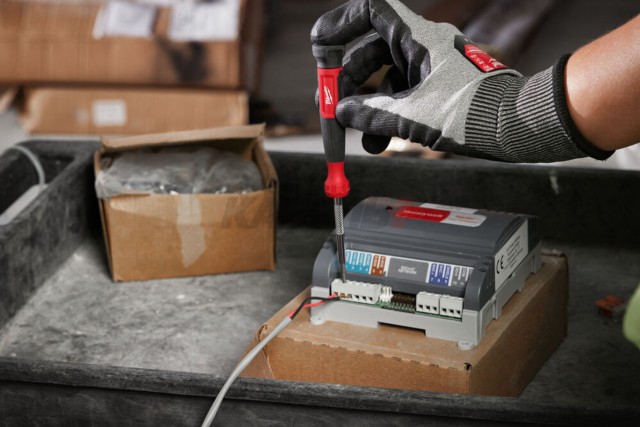 Отвертка прецизионная 4 в 1 4932480584