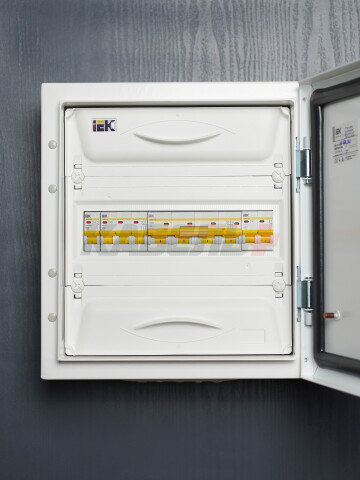 KARAT Автоматический выключатель ВА47-100 4P C 80А 10кА IEK