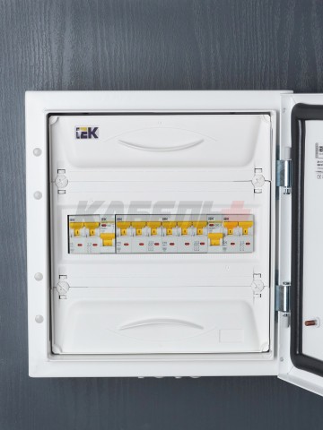 KARAT Автоматический выключатель ВА47-60M 3P C 10А 6кА IEK