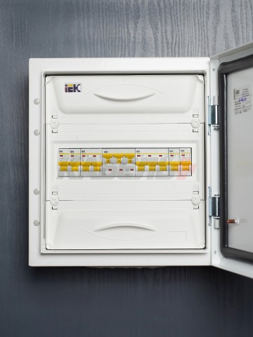KARAT Автоматический выключатель ВА47-60M 3P B 25А 6кА IEK