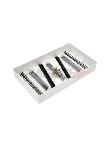 Щиток 36 мод настенный FRAME, белый, с белой дверцей, с 4 шинами PEN (2шт на 8 отв. и 2шт на 10отв.) DKC