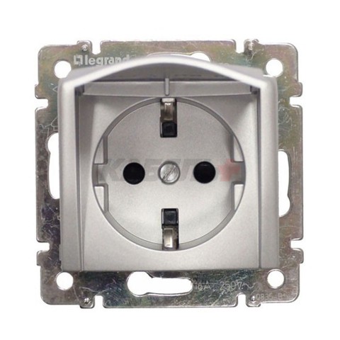 Valena - Розетка 2P+E нем. стд. с крышкой, алюминий