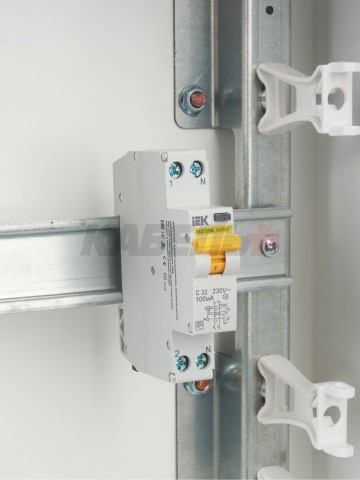 Дифавтомат АВДТ32МL C32 100мА KARAT IEK
