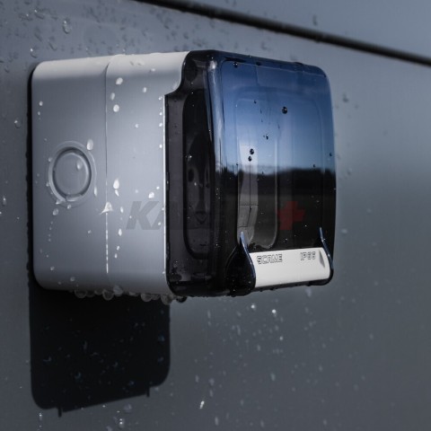 Розетка настенного монтажа SCHUKO 2P+E 16A 200-250V со шторками M95(95x95mm) IP66 серия PROTECTA