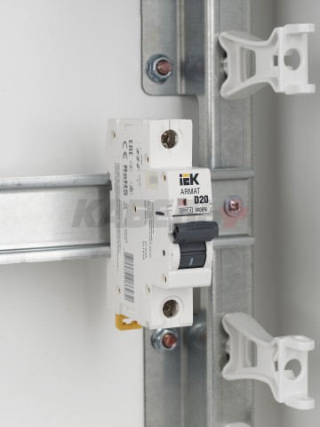 ARMAT Автоматический выключатель M06N 1P D 20А IEK