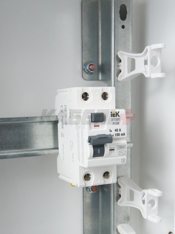 ARMAT Выключатель дифференциального тока R10N 2P 40А 100мА тип AC IEK