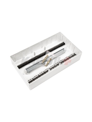 Щиток 18 мод настенный FRAME, белый с белой дверцей, с 2 шинами PEN на 8 и 10 отв. DKC