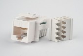 45X45 - КОННЕКТОР RJ-45 CAT.5E KEYSTONE, UTP