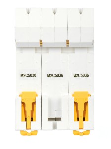 ARMAT Автоматический выключатель M06N 3P C 50А IEK