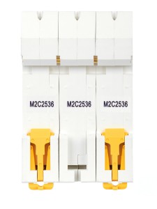 ARMAT Автоматический выключатель M06N 3P C 25А IEK