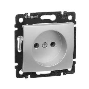 Valena - Розетка 2P 10/16A, алюминий