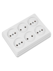 Розетка шестиместная 2П открытой установки IP20 10A с защитными шторками белая "Ладога" TDM