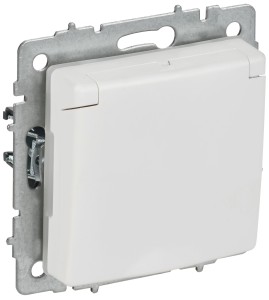 BRITE Розетка 1-местная с заземлением с защитными шторками и крышкой 16А IP44 РСбш10-3-44-БрАБ арктический белый IEK