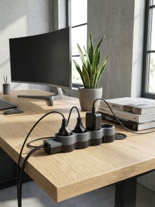 STANDARD Удлинитель У03 3 места 2P+PE 3м 3х1,5мм2 16А черный IEK