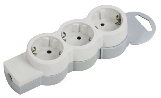 STANDARD Колодка для удлинителя с заземлением К03 3 места белая IEK