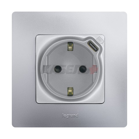 ETIKA Розетка 1-местная с заземлением с защитными шторками безвинтовые зажимы 16А с USB C 7,5Вт алюминий