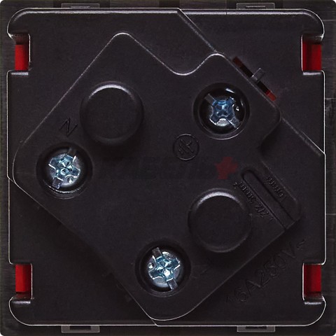 Розетка 45град с заземляющим контактом защитной шторкой и винтовым зажимом (2 модуля) красная