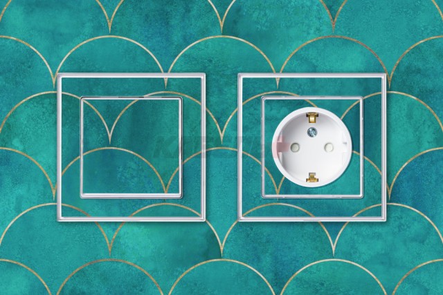 ATLASDESIGN ART РОЗЕТКА с заземлением со шторками, 16А, механизм, БЕЛЫЙ