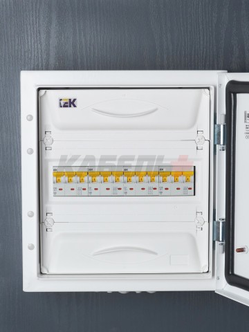 KARAT Автоматический выключатель ВА47-60M 3P C 2А 6кА IEK
