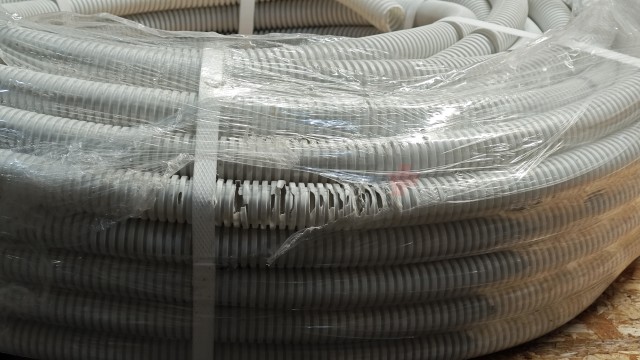 Труба ПВХ гибкая гофр. д.25мм, лёгкая с протяжкой, 50м, цвет серый DKC