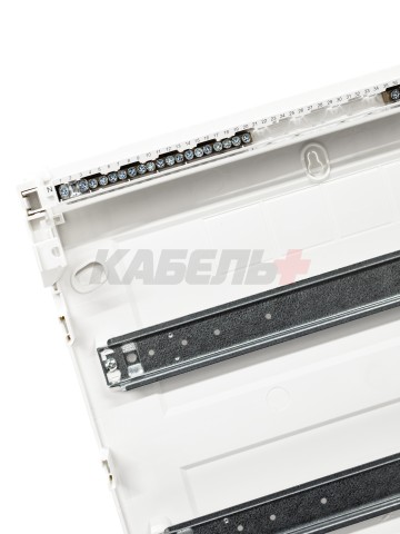 Щит открытой установки 72 места, винтовые клеммы, (647х390х99), IP-40 // Hager - Golf (Прозрачная матовая дверь)