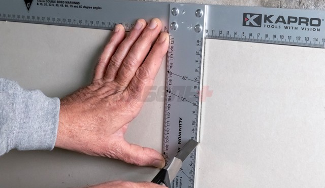 316-120 КАПРО Угольник 120см