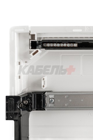 Щит скрытой установки 24 места, винтовые клеммы, (382х318х72), IP-40 // Hager - Golf (Белая дверь)