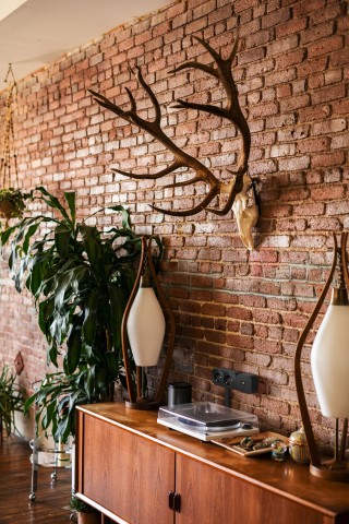 QUTEO Розетка 2-местная для открытой установки с заземлением с защитными шторками с предварительным подключением 16А чёрный матовый