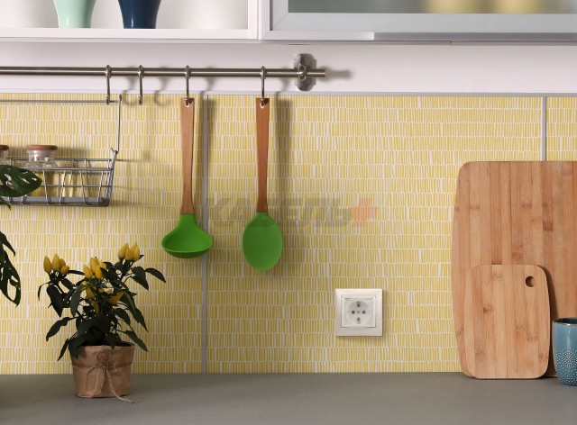 VALENA Розетка 1-местная с заземлением с защитными шторками и крышкой 16А IP44 белый