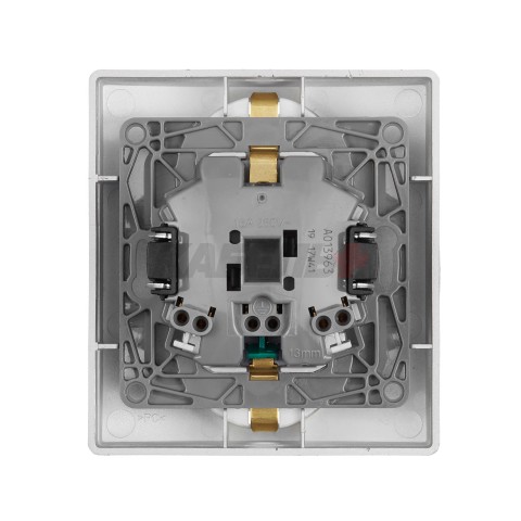 INSPIRIA Розетка 2-местная с заземлением с защитными шторками 16А безвинтовое крепление в сборе алюминий