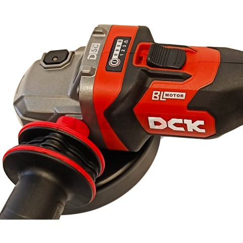 Угловая шлифмашина аккумуляторная KDSM04-125 (18V / без АКБ и ЗУ / 125 мм / регул.обор / Коробка), DCK