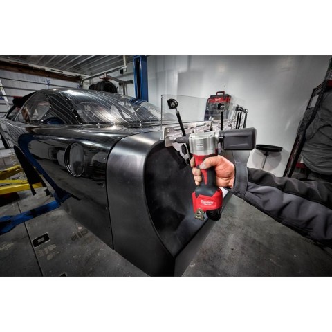 Аккумуляторный заклепочник MILWAUKEE M12 BPRT-201X (Li-Ion2Ач)