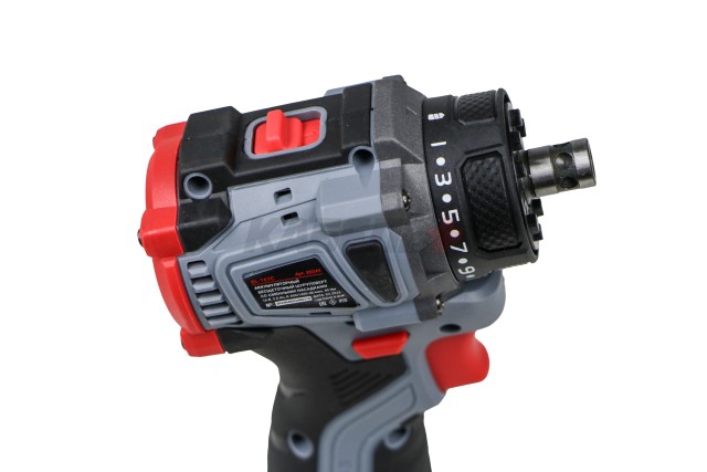 Аккумуляторный бесщеточный шуруповерт E0249 Комби PROFIPOWER BL-161C (16В, 40Нм, Li-ion 2шт, 2.0Ач, 2 скорости, 0.8-10мм, З/У, в кейсе)