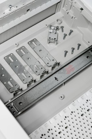 Щит скрытой установки Multimedia, (756х348х89) IP-30 // Hager - Volta (Белая дверь с перфорацией)