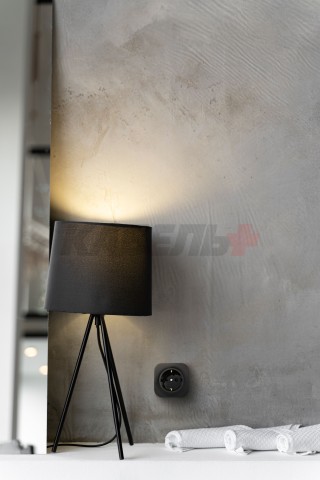 QUTEO Розетка 1-местная для открытой установки с заземлением с защитными шторками 16Ачёрный матовый