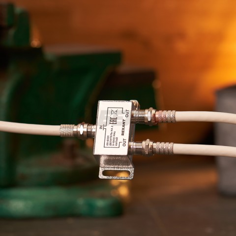 Делитель ТВх2 под F-разъем, 5-1000МГц REXANT