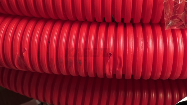 Труба гофрированная двустенная ПНД d=63мм красная (50м) IEK. Уценка.