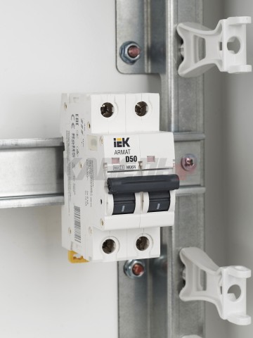 ARMAT Автоматический выключатель M06N 2P D 50А IEK