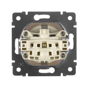 VALENA Розетка 1-местная с заземлением с защитными шторками и крышкой 16А IP20 слоновая кость