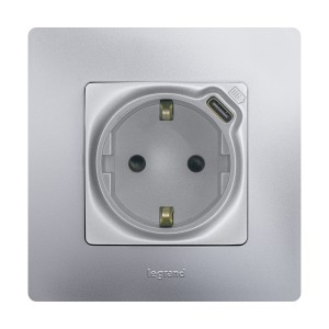 ETIKA Розетка 1-местная с заземлением с защитными шторками безвинтовые зажимы 16А с USB C 7,5Вт алюминий